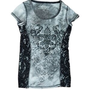 Maurices premium gray embellished lace a side fleur de lis t-shirt xs